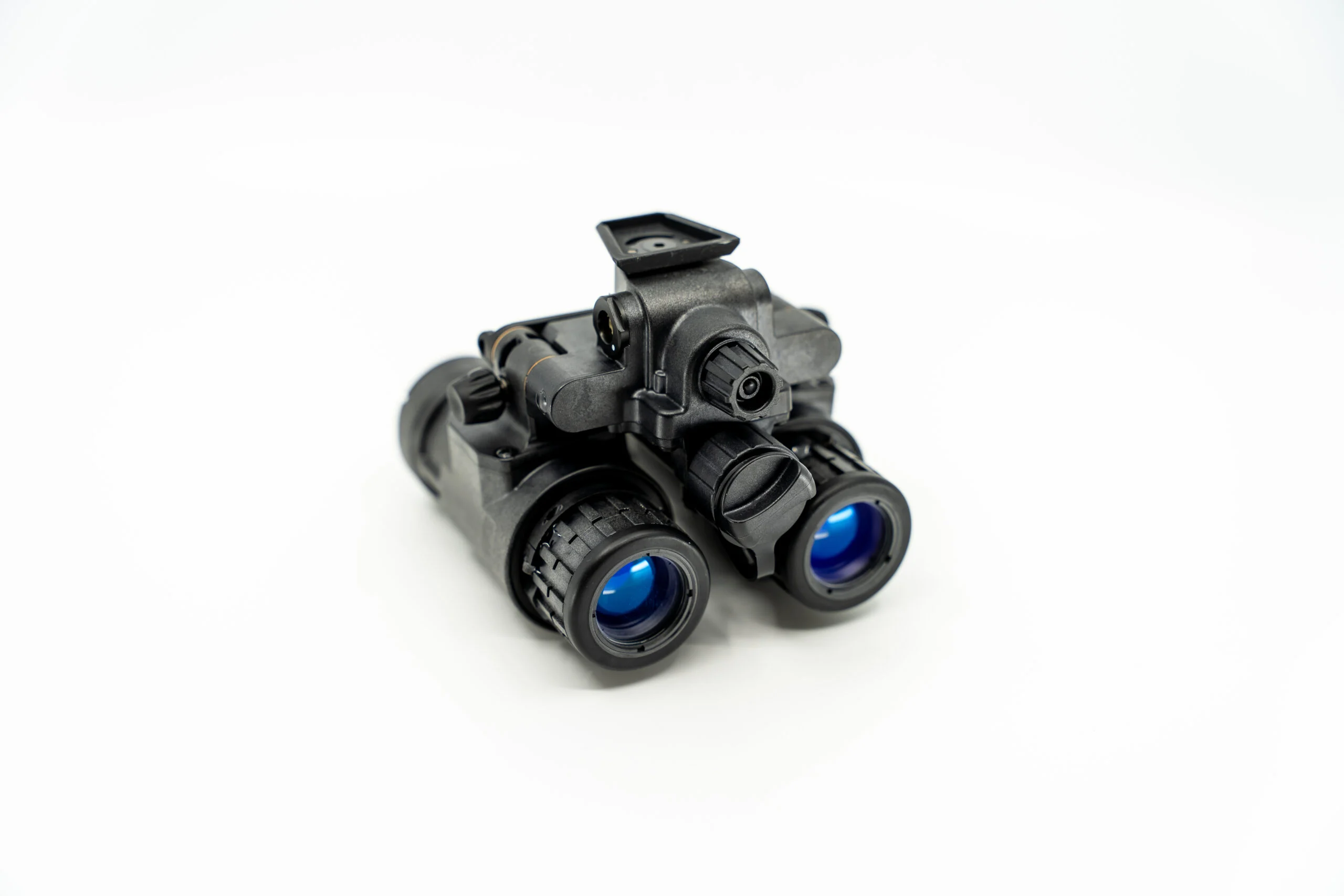 5 L3HARRIS BNVD (AN/PVS-31A) 2376+ FOM White Phosphor Night Vision Goggles – Complete Package